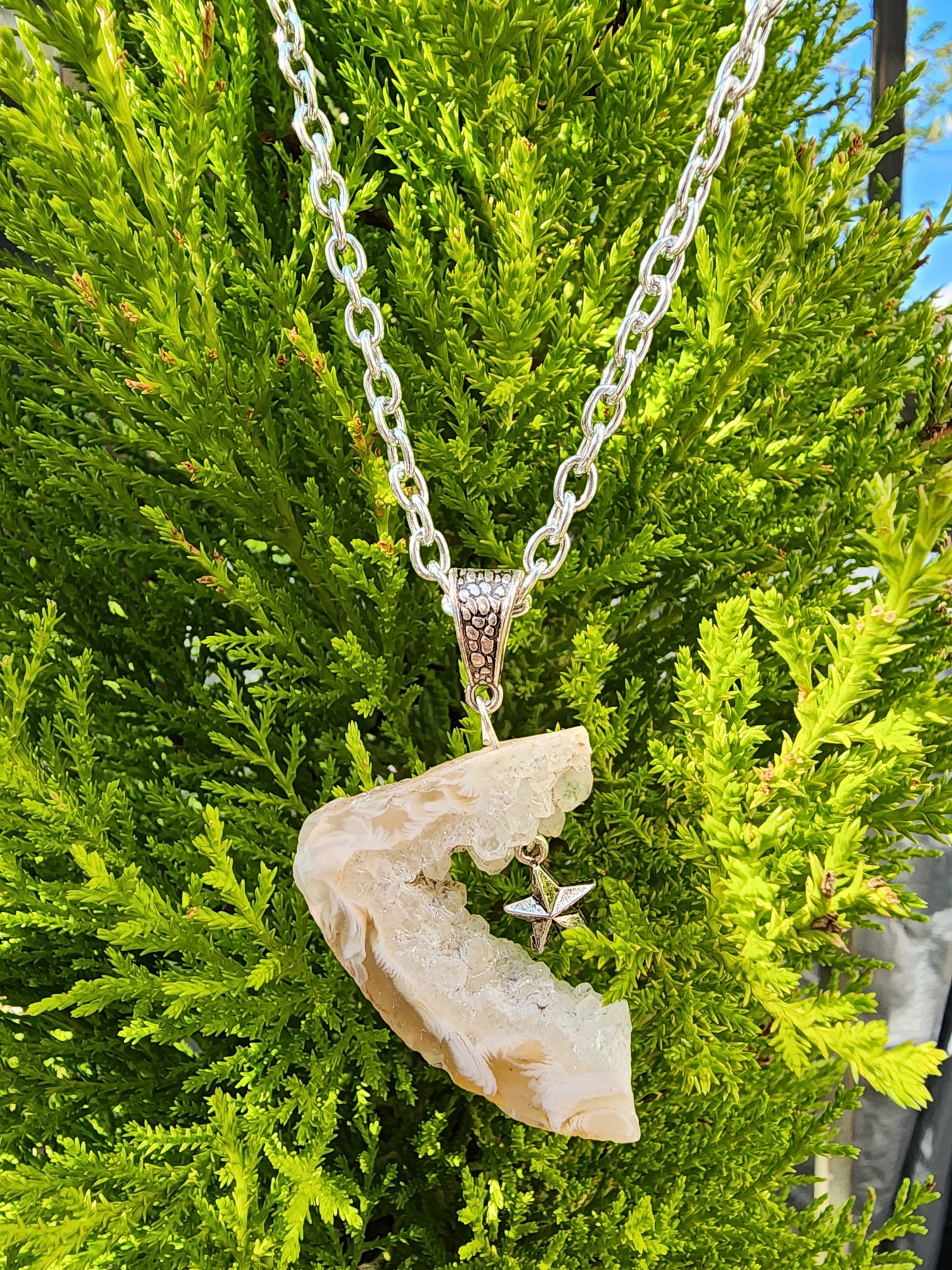 Quartz and star pendant necklace