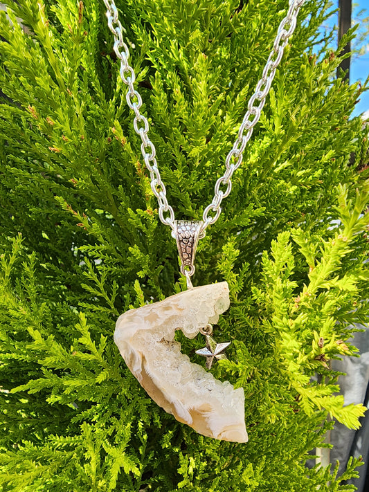 Quartz and star pendant necklace